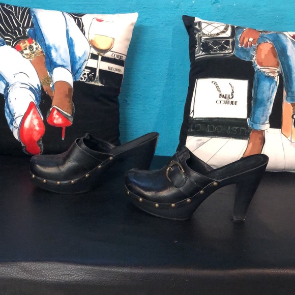 Shoes - Picture 2 of 3